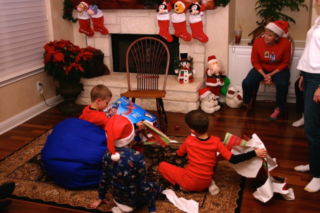 Hildebrand Christmas ScreenSaver/640x480_2006-12-24 Christmas Eve 110.jpg